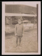 Fotografie 1.WK, Flugplatz Der Französichen Luftstreitkräfte, Flugzeug & Hangar  - Krieg, Militär