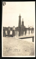 Fotografie Unbekannter Fotograf, Ansicht Oldenfelde Bei Hamburg, Leuchtturm Und Schiffsanlegestelle  - Orte