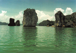 VIET NAM HA LONG BAY - Vietnam