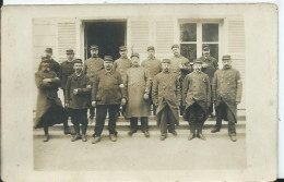 MILITARIA - CARTE PHOTO - Militaires  VERSAILLES - Personnages