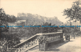 R165516 Edinburgh Castle From East Princess Street Gardens. Reliable - Monde