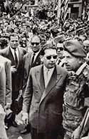 ALGER - Massu Et Soustelle Lors Du Départ De Ce Dernier - Le 13 Mai 1958 Sur Le Forum - Alger