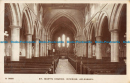 R166583 St. Marys Church. Interior. Aylesbury. Kingsway Real Photo Series - Monde