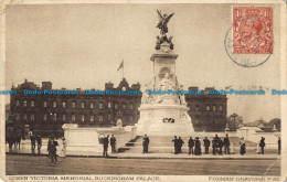 R166209 Queen Victoria Memorial. Buckingham Palace. Forman Gravure P. 95. 1922 - World
