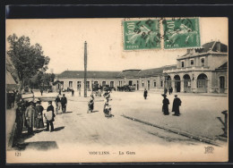 CPA Moulins, La Gare, Vélofahrer Vor Dem La Gare  - Moulins