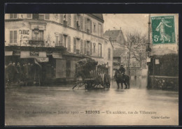 CPA Bezons, Inondations 1910, Un Accident, Rue De Villeneuve  - Bezons
