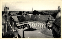 CPA Saint Fargeau Yonne, La Cour D'honneur - Other & Unclassified