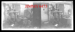 Deux Hommes Tuant Les Lapins - Plaque De Verre En Stéréo Négatif - Taille 44 X 107 Mlls - Diapositiva Su Vetro