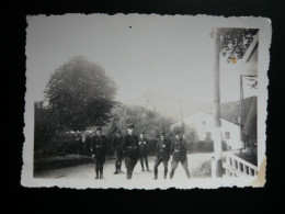 Ancienne Photo De Groupe  - Gendarme Ou Douanier Au Poste Frontière De DANCHARIA 1937 ( Pays Basque  8 X 6 Cm ) - Guerre, Militaire