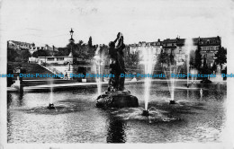 R166270 Limoges. Les Jardins De Juillet. Les Jets Deau. RP. C. A. P. 1945 - Monde