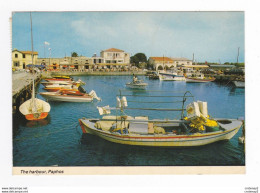 Chypre Cyprus 298 The Harbour PAPHOS Le Port En 1984 Bateau De Pêche Edit Triarchos & Co Nicosia Timbre - Cyprus