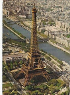 AK 215025 FRANCE - Paris - La Tour Eiffel - Eiffeltoren