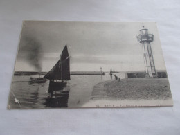 BREST ( 29 Finistere )  LE PHARE ET LE GOULET  ANIMEES BATEAU VOILIER - Brest