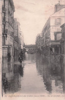 75 - Inondations De PARIS - 1910 -  Rue De Lourmel - Paris Flood, 1910