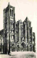 18 - Bourges - La Cathédrale Saint Etienne - Voir Timbre - CPM - Voir Scans Recto-Verso - Bourges