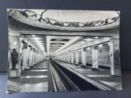 RUSSIE -  MOSCOU -    " Station De Métro à  L'intérieur "  1961 - Noir Et Blanc  - Net     5 - Rusland