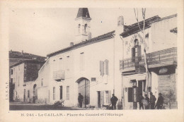 Le Cailar Place Du Cancel Et L'horloge  (Café De La Tauromachie) - Andere & Zonder Classificatie