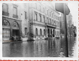 Photographie CHALON SUR SAONE. Inondations Devant La Mairie - Trains