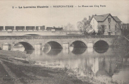 NEUFCHATEAU LA MEUSE AUX CINQ PONTS TRAIN SUR LE PONT - Neufchateau