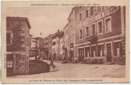 42 CHALMAZELLES - La Place Du Château Et L'Hôtel Des Voyageurs - Other & Unclassified