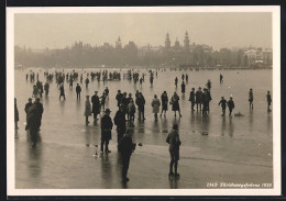 AK Zürich, Zürichseegefrörne Im Jahr 1929, Spaziergänger Auf Dem Eis Vor Stadtkulisse  - Altri & Non Classificati