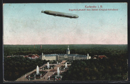 AK Karlsruhe I. B., Zeppelin-Luftschiff über Schloss  - Zeppeline