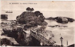 In 6 Languages Read A Story: Biarritz. Le Basta à Marée Basse. | Biarritz. Le Basta At Low Tide. - Biarritz