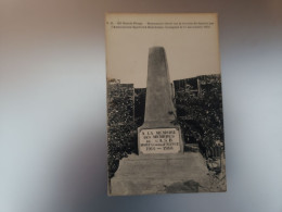 Berck Plage - Monument Eleve Dur Le Terrain De Sports - Berck