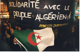 PARIS MARCHE DE LUMIERES   SOLIDARITE AVEC LE PEUPLE ALGERIEN  Photo  HALEY SIPA PRESS - Lieux