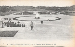 60 Chantilly Chateau Le Parterre Et Les Bassins - Chantilly
