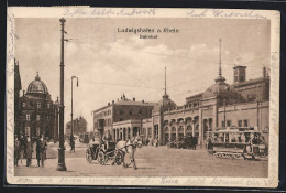 AK Ludwigshafen A. Rhein, Strassenbahn Vor Dem Bahnhof  - Tramways