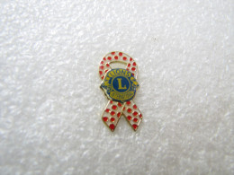 PIN'S   LIONS CLUB INTERNATIONAL - Vereinswesen