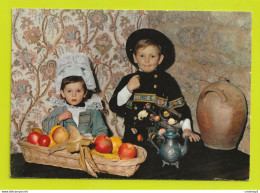 BRETAGNE Folklore Couple D'Enfants En Costumes De PONT-AVEN N°22 - Kostums