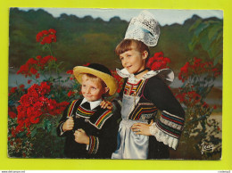 BRETAGNE Folklore Couple D'Enfants En Costumes De PONT-AVEN N°22.838 - Costumi