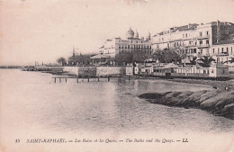 83 - SAINT RAPHAEL - Les Bains Et Les Quais - Saint-Raphaël
