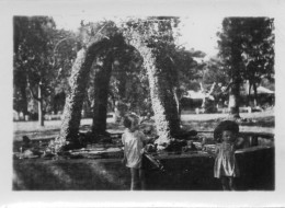 Photographie Photo Vintage Snapshot Tahiti Papeete Enfant - Personnes Anonymes
