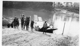 Photographie Photo Vintage Snapshot Afrique Africa Colonial Bateau Bac - Boats