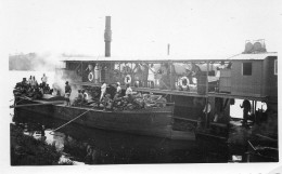 Photographie Photo Vintage Snapshot Afrique Africa Colonial Bateau Bac - Boats