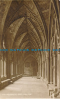 R167417 Westminster Abbey. Cloisters. Judges Ltd. 1943 - Monde