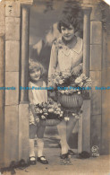 R167430 Woman And Girl. Flower Baskets. C. E. K. 1798 - Monde