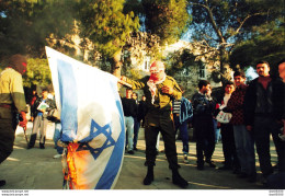 MANIFESTATION DU HAMAS A GAZA  ILS BRULENT LE DRAPEAU ISRAELIEN  PHOTO DE PRESSE ANGELI - Asie