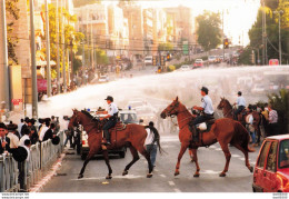 JERUSALEM LA RUE BAR ILAN PROVOQUE DES RIXES ENTRE JUIFS ORTHODOXES ET LAIQUES N° 5 PHOTO DE PRESSE ANGELI - Lieux