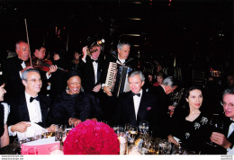 BERNARD ARNAULT RECOIT LE PRIX BENJAMIN FRANKLIN JESSYE NORMAN & BERNARD ARNAULT PHOTO DE PRESSE ANGELI - Célébrités