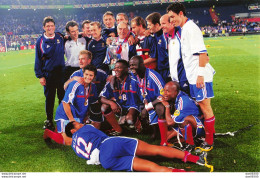 FOOTBALL VICTOIRE DE LA FRANCE SUR L'ITALIE FINALE EURO 2000 A ROTTERDAM N° 4 PHOTO DE PRESSE ANGELI - Sporten