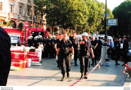ATTENTAT CONTRE LA RAME DE RER A LA STATION SAINT MICHEL 26/07/95 N° 1 PHOTO DE PRESSE ANGELI - Guerre, Militaire