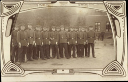 Passepartout Photo CPA Deutsche Soldaten In Uniform, Gruppenbild - Altri & Non Classificati