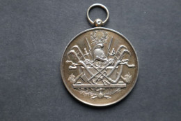 RARE  Médaille En Argent 1888 Concours De Pompes à Incendie MONTESSON Attribuée - Pompieri