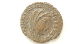 Monnaie Romaine AE  - Centenionalis / Nummus: 1.5cm/ 1.7g - CONSTANTIN 1er - Provincia