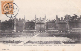 Porte De L'EMPEREUR Aux Tombeaux SI-LING Prés PEKIN. - China