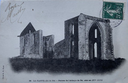 CPA (Charente Maritime, Ile De Ré). LA FLOTTE, Ruines De L'abbaye De Ré, Côté Est (n°39) - Ile De Ré